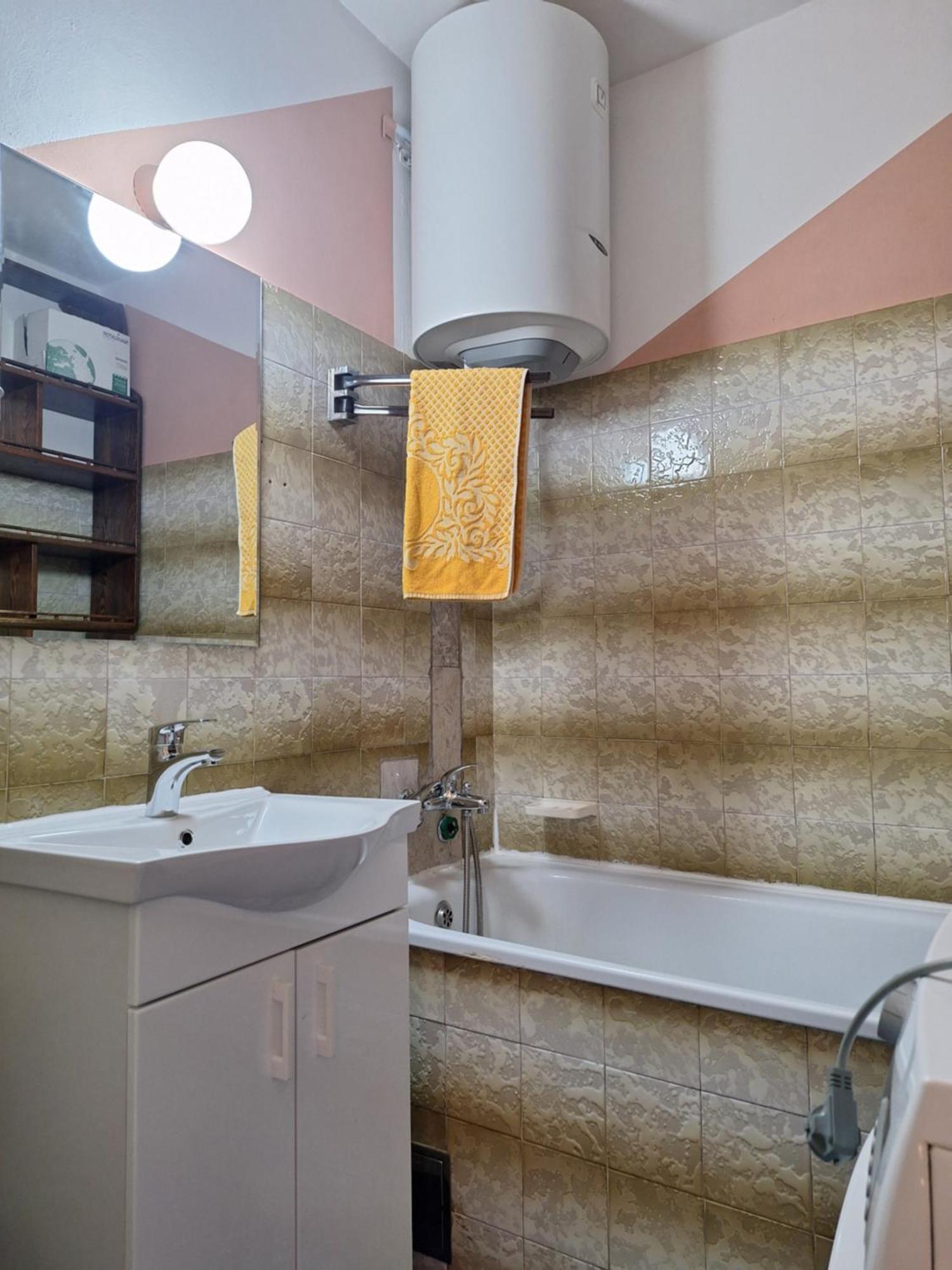 Apartman Sara Pluzine Bagian luar foto